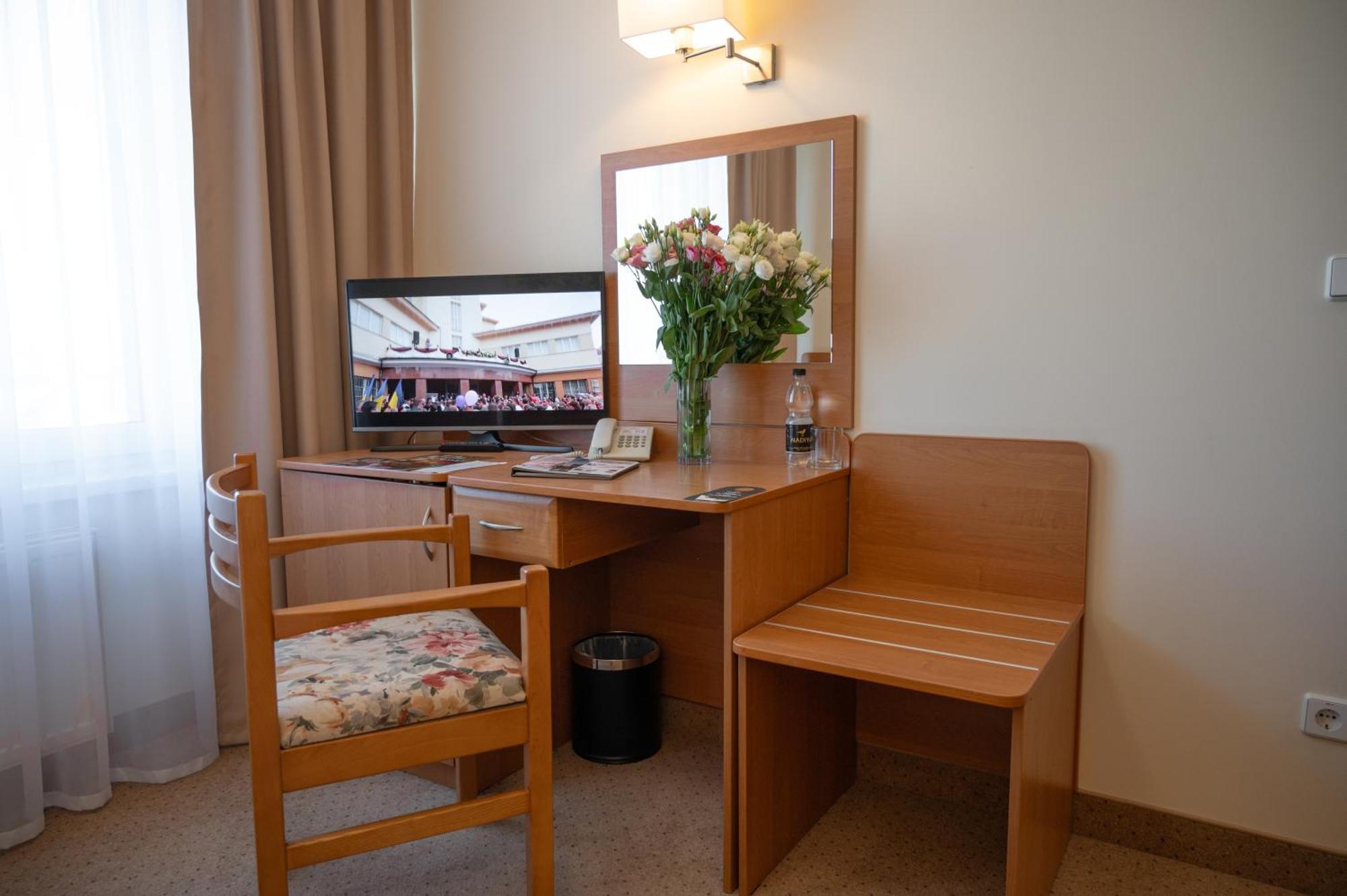 Nadiya Hotel Ivano-Frankivsk Quarto foto